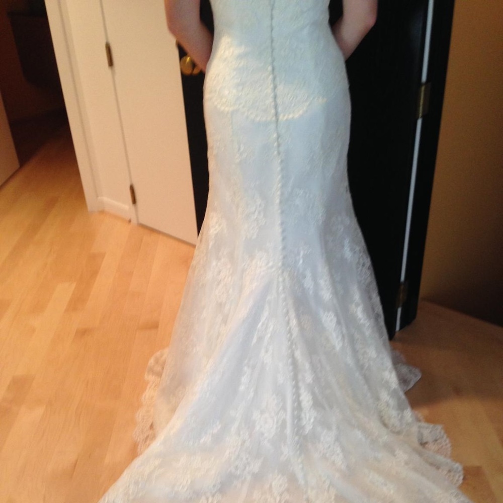 Monique Lhuillier Bliss Wedding Dress, Size 10 - Picture 4 of 9